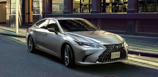 ���N�T�X ES