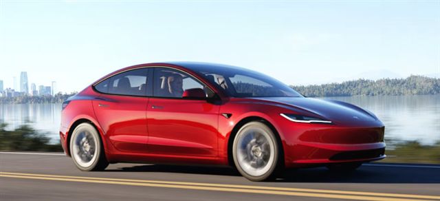 �e�X�� Model 3