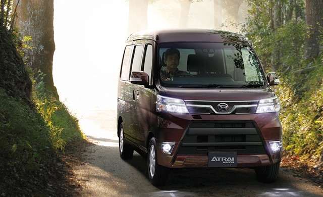 �A�g���[���S��